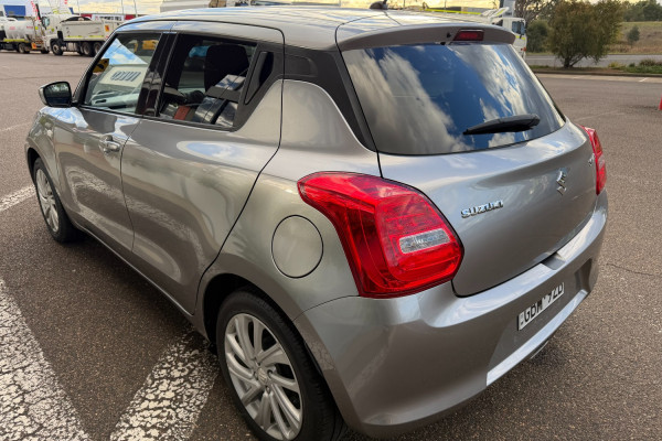 2022 Suzuki Swift AZ Series II GL Hatch Image 6