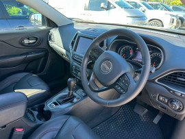 2021 Jeep Cherokee KL Trailhawk SUV image 13