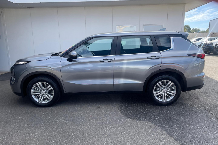 2022 Mitsubishi Outlander ZM ES SUV Image 7