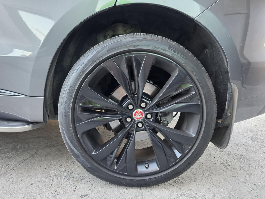 2017 MY18 Jaguar F-PACE X761 25t R-Sport SUV Image 29