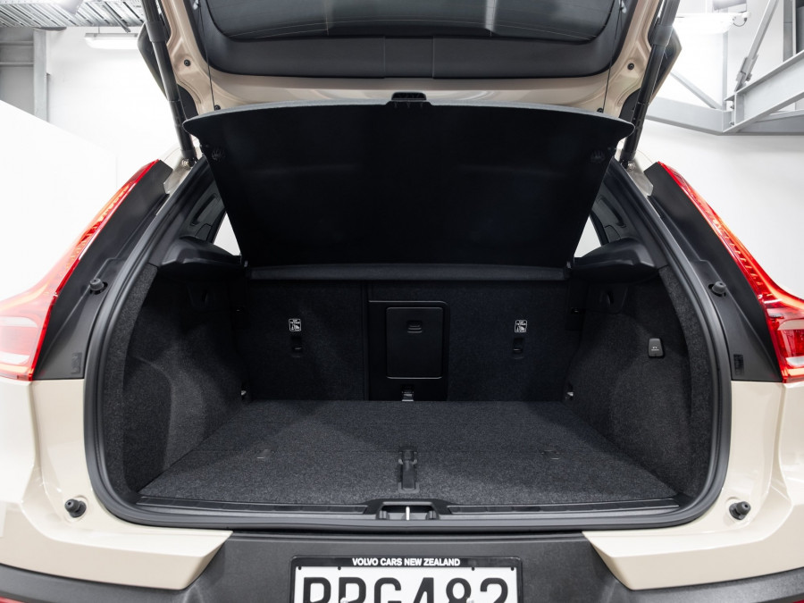 2026 Volvo XC40 XZ Plus B4 SUV Image 8