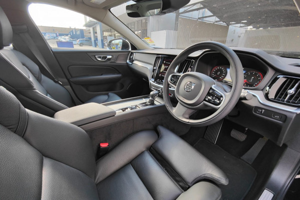 2021 Volvo S60 Z Series T5 Inscription Sedan Image 9