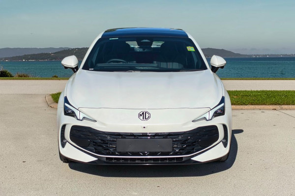 2025 MG MG7  Essence Sedan Image 6