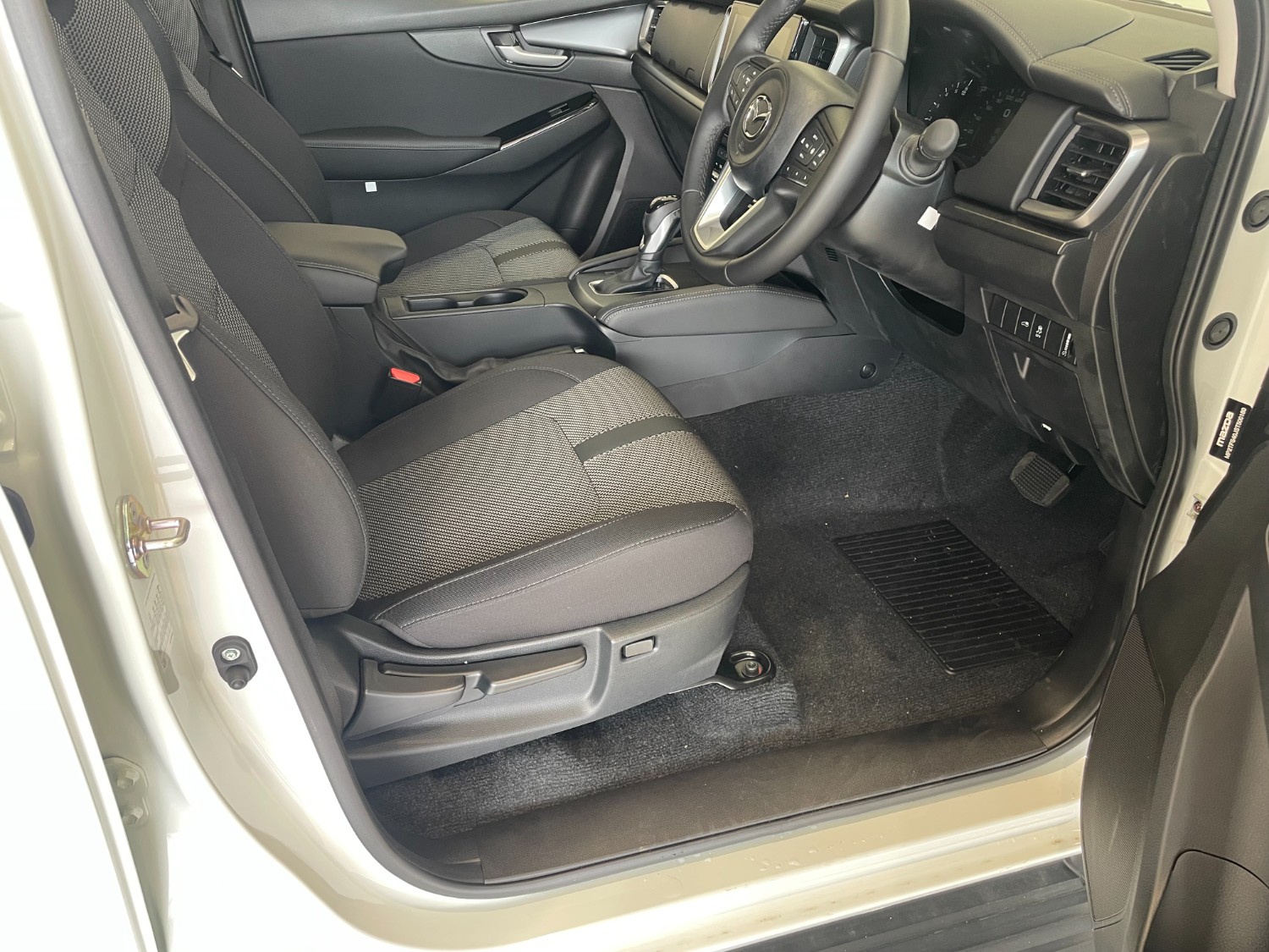 2024 Mazda BT-50 TF XTR Cab Chassis Image 8