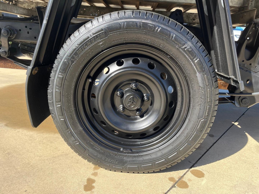 2017 Toyota HiLux GUN123R SR Cab Chassis Image 30