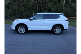 2023 MY24 Mitsubishi Outlander ZM LS SUV