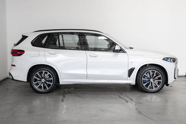 2025 BMW X5 G05 LCI xDrive30d M Sport SUV image 3
