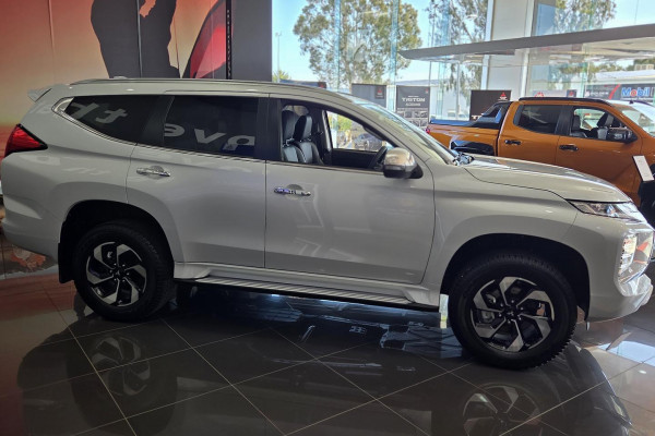 2025 Mitsubishi Pajero Sport QG GLS SUV Image 3