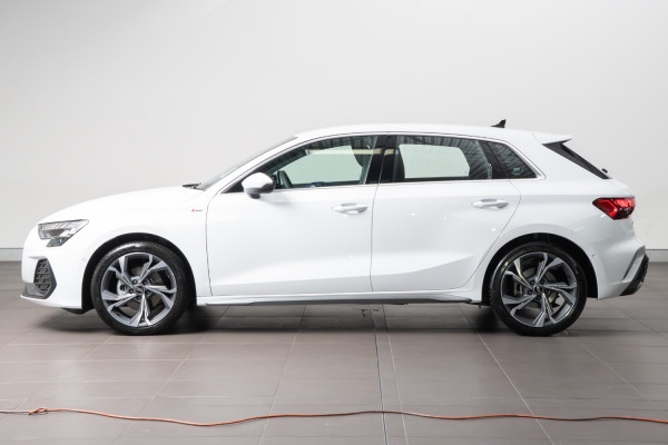 2026 Audi A3 GY TFSI 110kW S line Hatch image 3