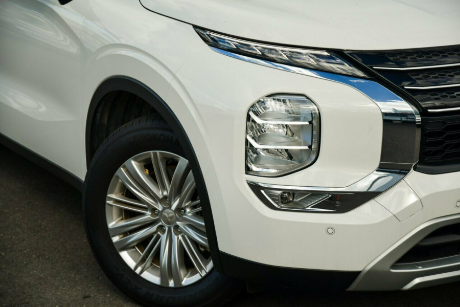 2024 Mitsubishi Outlander ZM LS SUV Image 6
