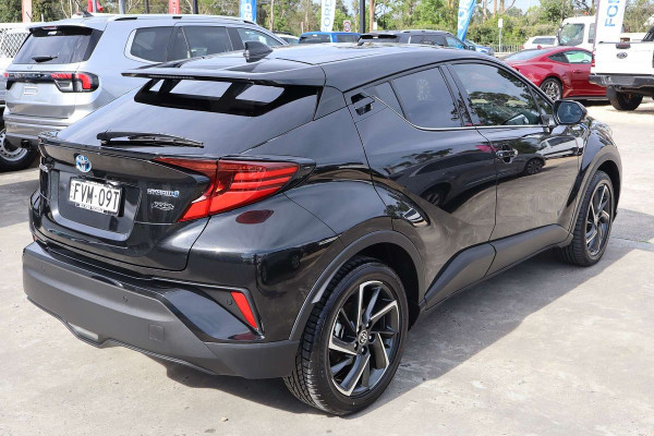 2023 Toyota C-HR  Koba SUV Image 7