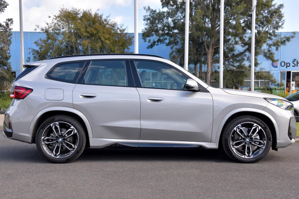 2026 BMW iX1 U11 xDrive30 M Sport SUV image 3