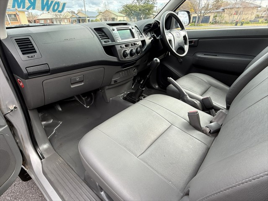 2015 MY14 Toyota HiLux WorkMate Single Cab Chassis Image 11