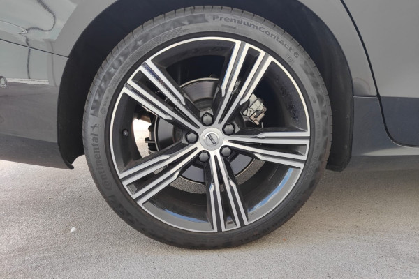 2021 Volvo S60 Z Series T5 Inscription Sedan Image 5