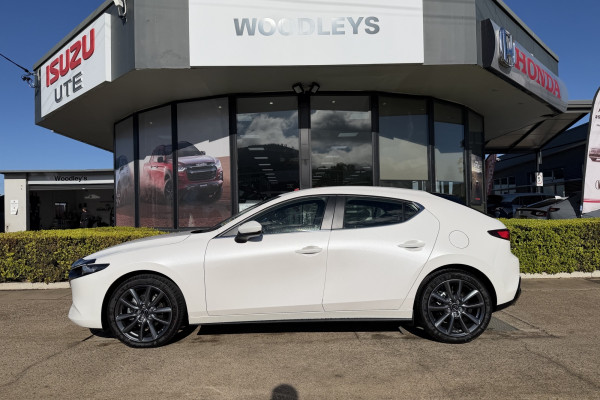 2026 MY25 Mazda 3 BP Series G20 Evolve Hatch Image 2