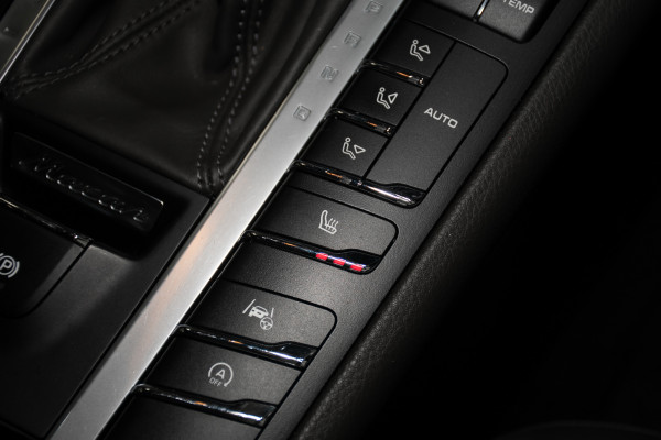 2021 Porsche Macan SUV Image 19