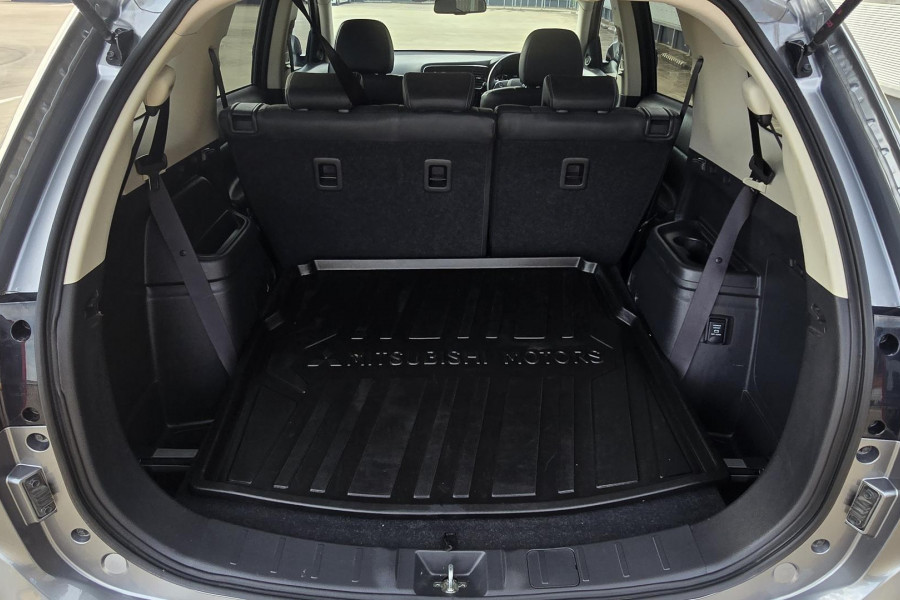 2020 MY21 Mitsubishi Outlander ZL LS SUV Image 13