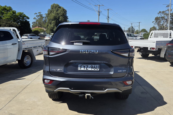 2021 Isuzu MU-X RJ LS-U SUV Image 8