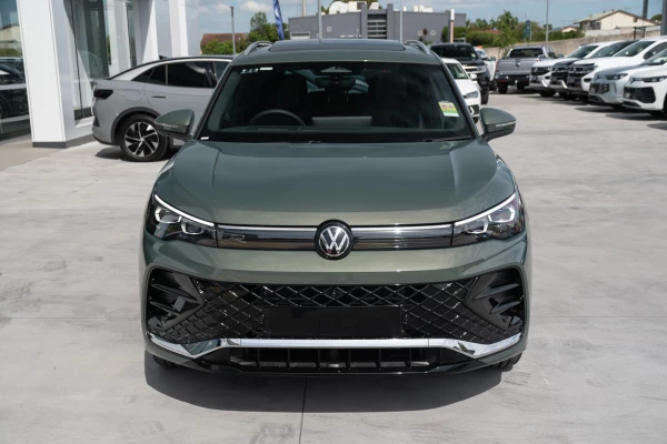 2026 Volkswagen Tiguan CT 200TSI eHybrid R-Line SUV Image 4