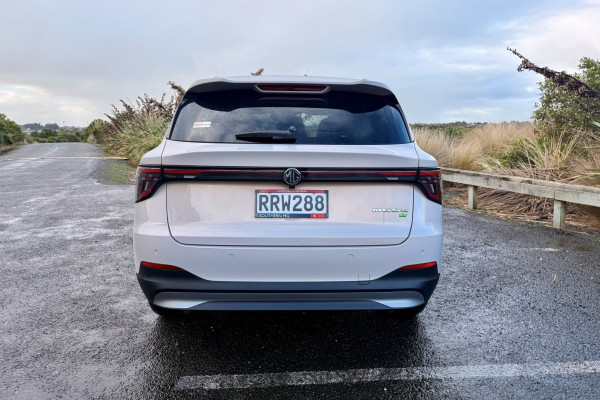 2026 MG MGS5 EV ZS3EM Essence 49 SUV Image 4