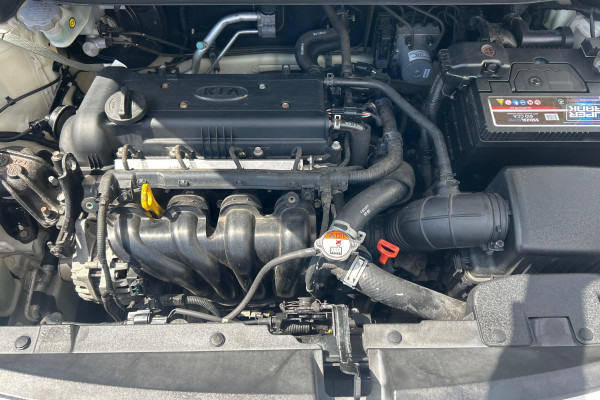 2015 Kia Rio UB S Hatch Image 24