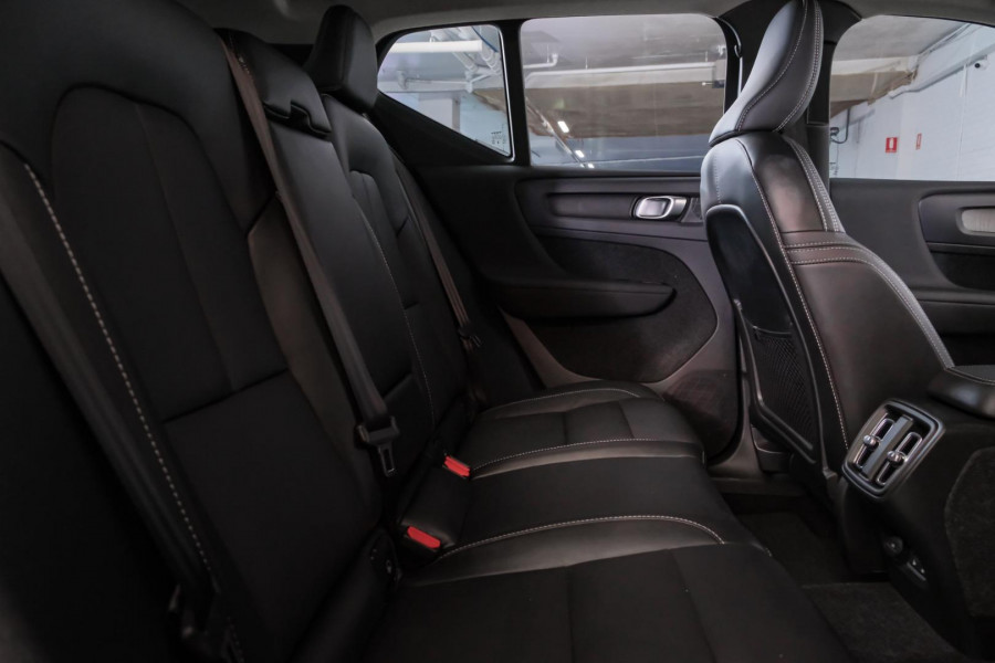 2023 Volvo XC40 XZ Ultimate B5 Dark SUV