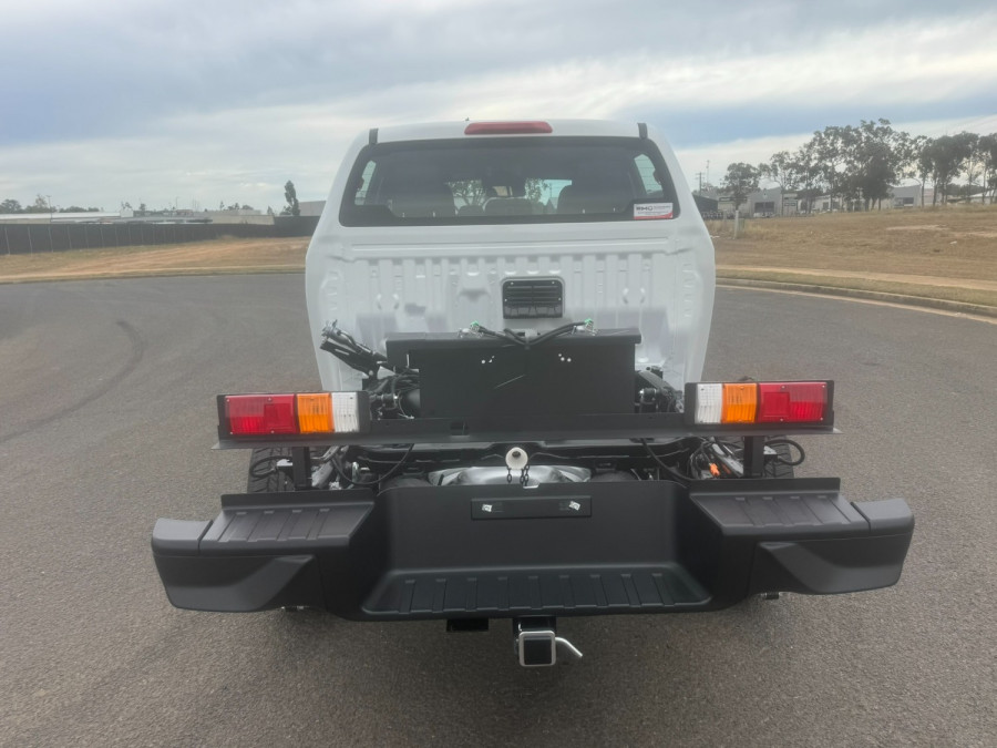 2026 Isuzu D-MAX RG LS-U Cab Chassis Image 4