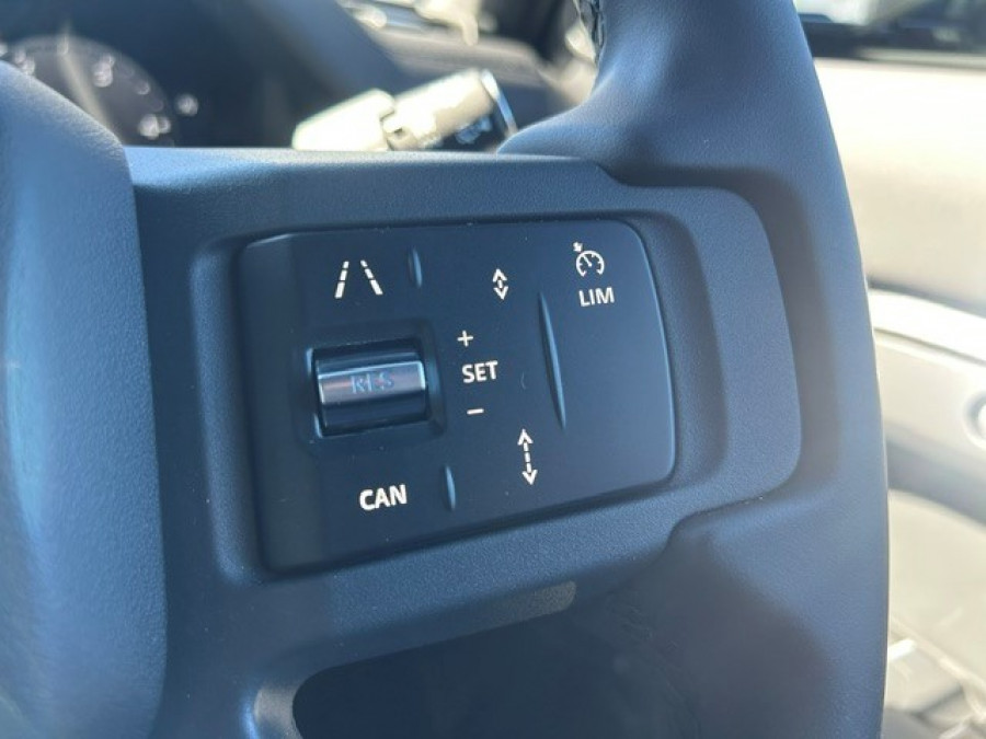 2025 MY26 Land Rover Defender L663 110 D350 X-Dynamic SE SUV Image 18