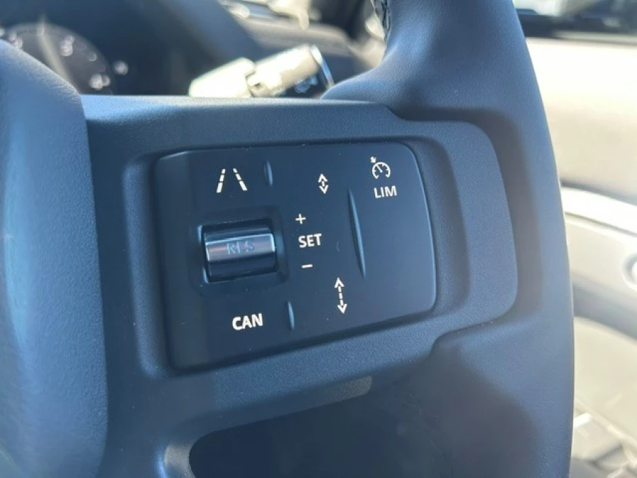2025 MY26 Land Rover Defender L663 110 D350 X-Dynamic SE SUV Image 18