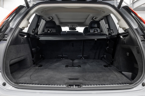 2025 Volvo XC90 L Series Ultra B5 Bright SUV Image 8