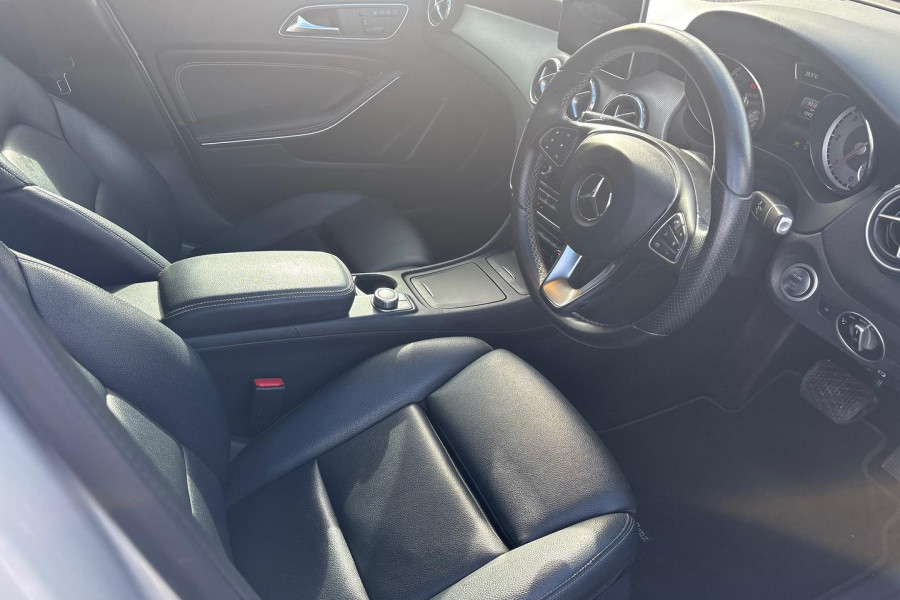 2016 Mercedes-Benz GLA-Class X156 GLA200 SUV Image 11