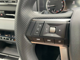 2024 Mitsubishi Outlander ZM ES SUV image 14