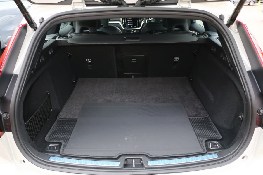 2019 MY20 Volvo V60 F-Series T5 R-Design Wagon Image 10