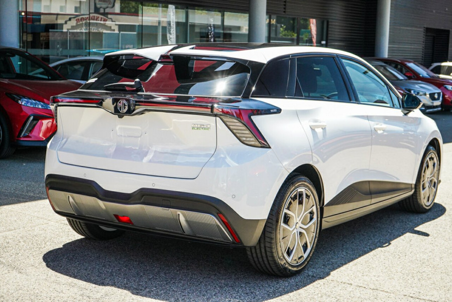 2024 MG MG4 MEH32 Essence 64 Hatch Image 7