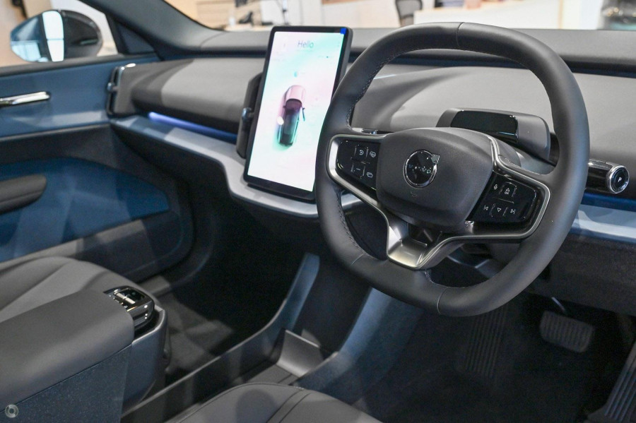 2026 Volvo EX30  Single Motor Extended Range Plus SUV Image 5