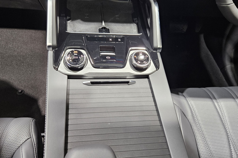 2025 LDV D90 SV9A Executive SUV Image 18