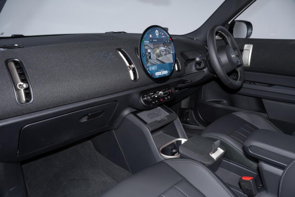 2025 MINI Countryman U25 C Favoured SUV image 7