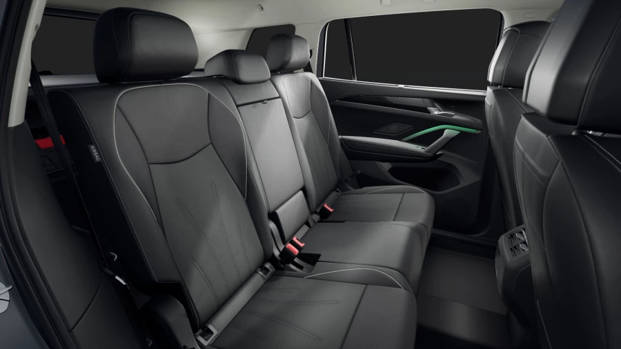 2026 Volkswagen Tayron R4 150TSI eHybrid Elegance SUV Image 12