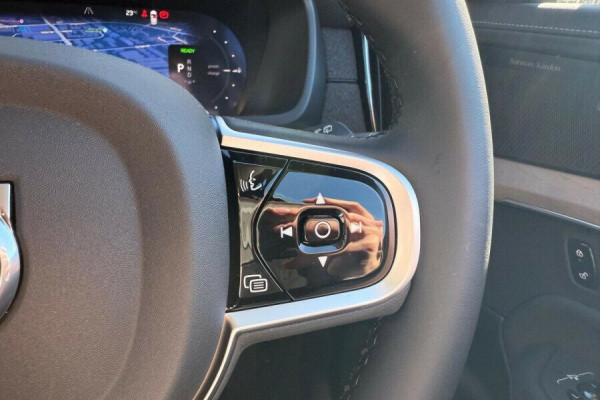 2026 Volvo XC90 L Series Plus T8 Plug-in Hybrid Dark SUV Image 9