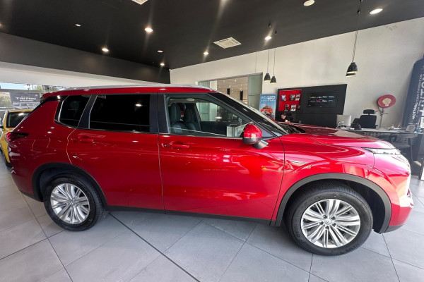 2024 Mitsubishi Outlander ZM LS SUV