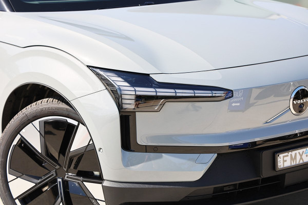 2024 Volvo EX30  Twin Motor Performance Ultra SUV Image 2