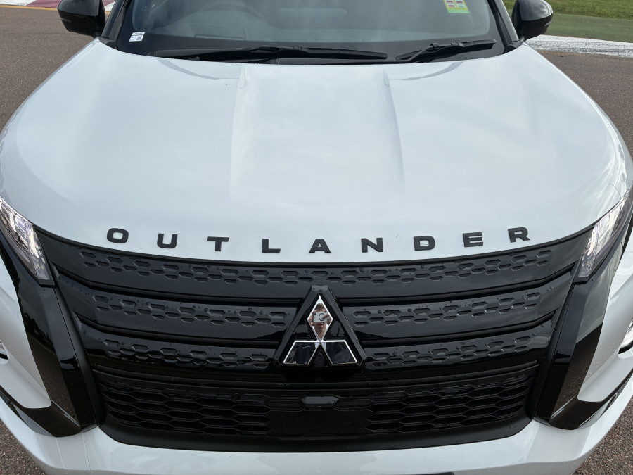 2025 MY24 Mitsubishi Outlander ZM PHEV GSR SUV Image 10