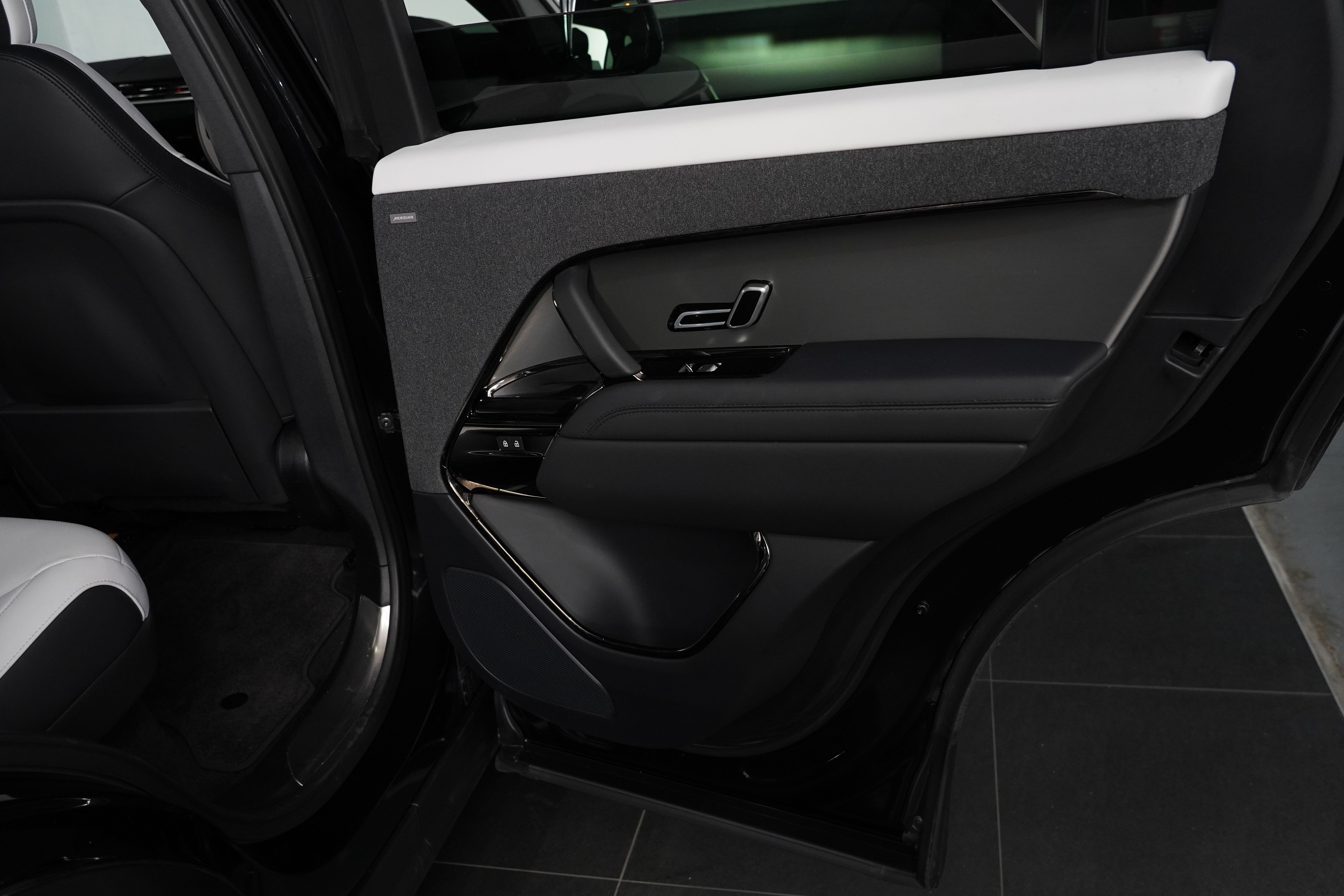 2023 Land Rover Range Rover Sport Sport D300 Se Dynamic (221kw) SUV Image 49