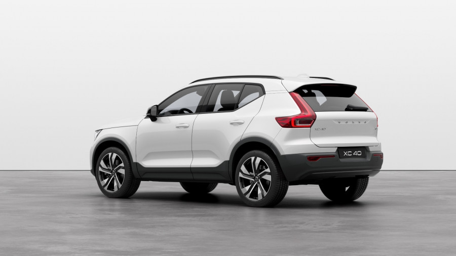 2026 MY25 Volvo XC40 XZ Ultra B4 Dark SUV Image 3