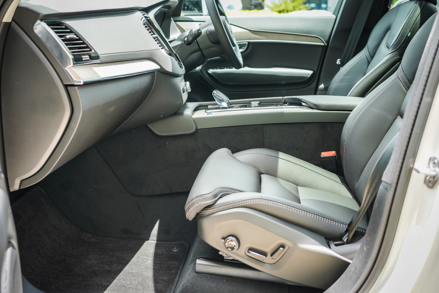 2024 MY25 Volvo XC90 L Series Ultra T8 Plug-In Hybrid SUV Image 34