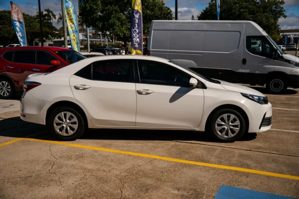 2016 Toyota Corolla ZRE182R Ascent Sedan Image 4