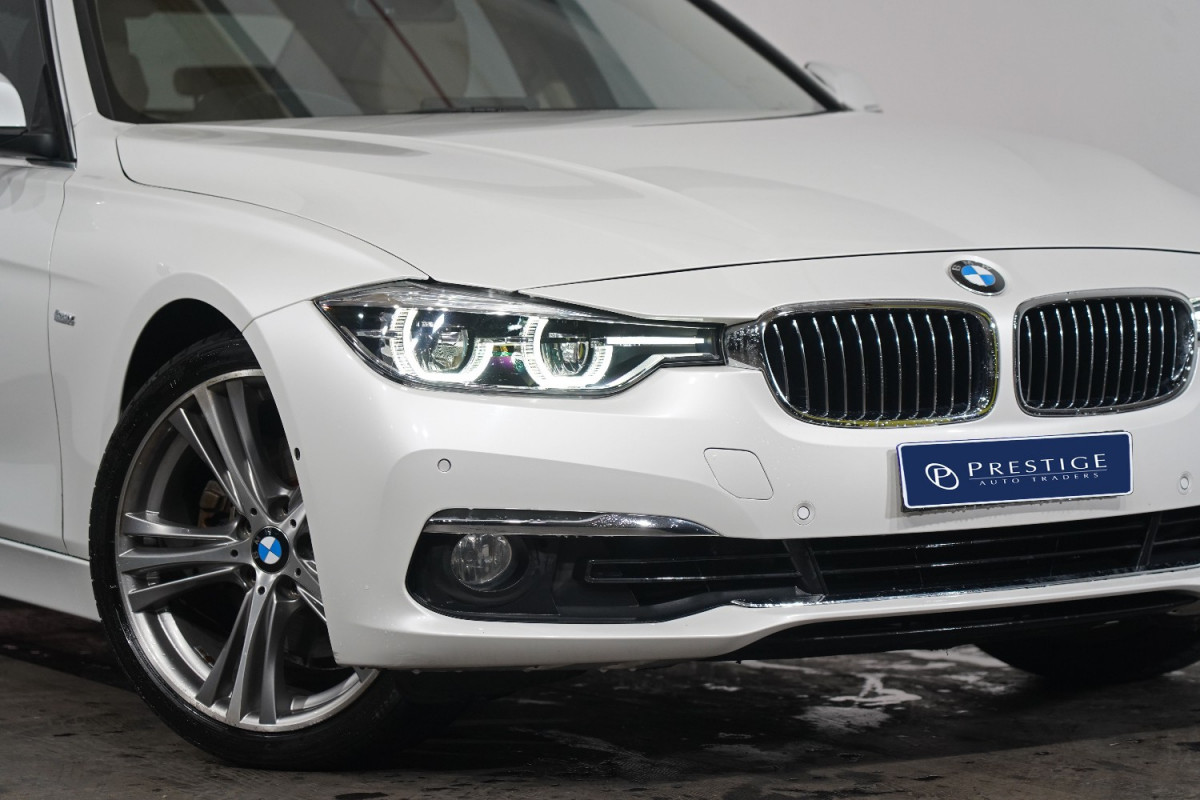 2016 BMW 3 30i Luxury Line Sedan Image 2