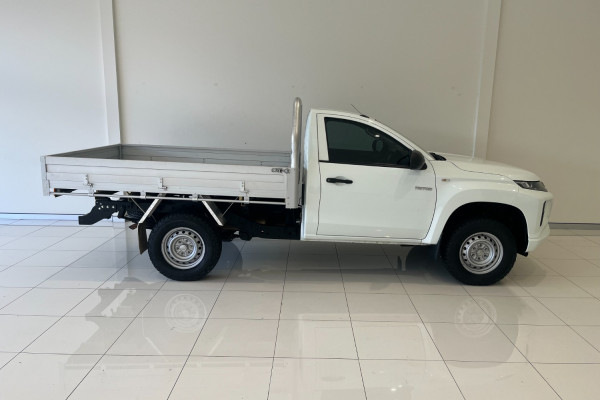 2019 Mitsubishi Triton MR GLX Cab Chassis Image 2