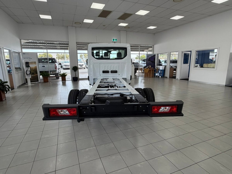 2025 MY25.75 Ford Transit VO 500E Cab Chassis Image 8