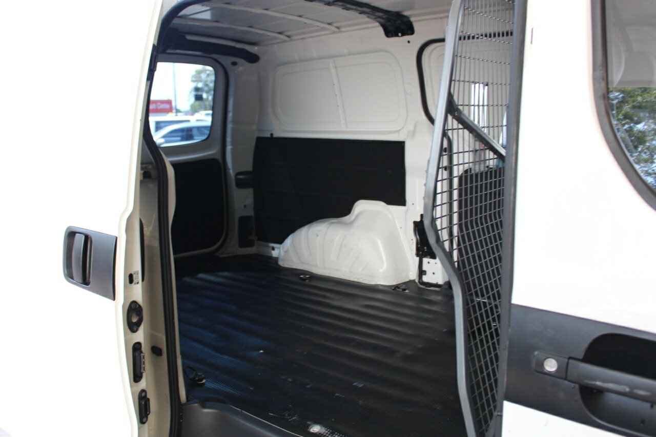 2019 Hyundai iLoad TQ4  Van Image 24